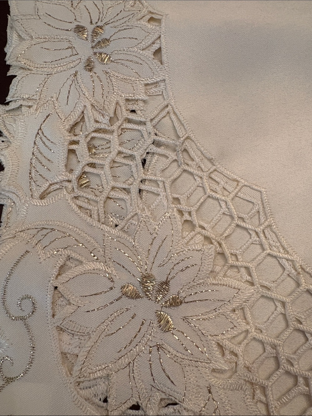 Linen Runner - Ivory - Picture 3 of 5